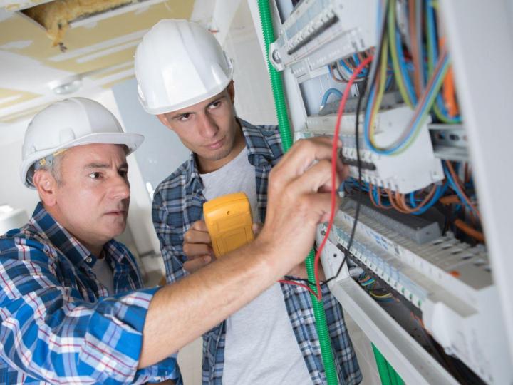Formateur en électricité Sainte-Anne