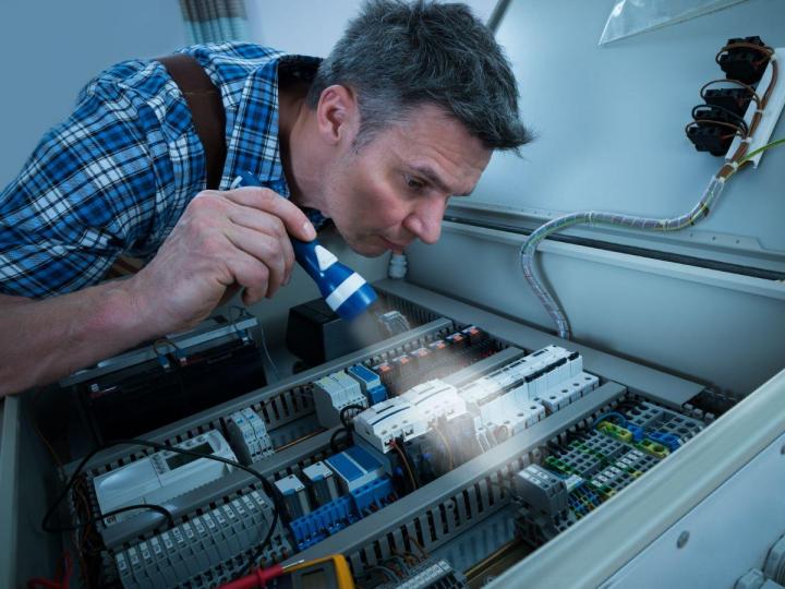 Formateur en électricité Sainte-Anne